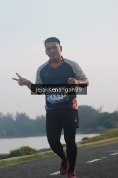 Runner Photo 4318432