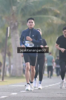 Runner Photo 4318448