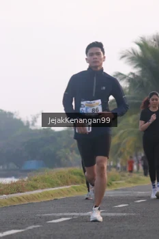 Runner Photo 4318456