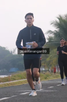 Runner Photo 4318461