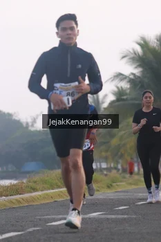 Runner Photo 4318463
