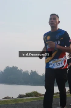 Runner Photo 4318466