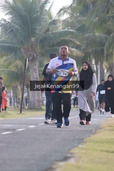 Runner Photo 4318468