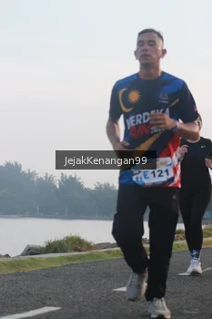 Runner Photo 4318469