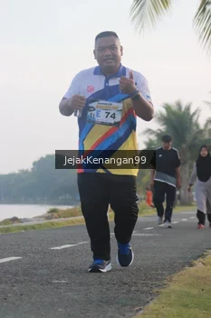 Runner Photo 4318477