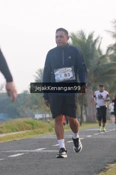 Runner Photo 4318504