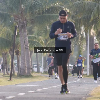 Runner Photo 4318514