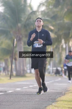Runner Photo 4318520