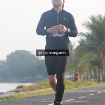 Runner Photo 4318522