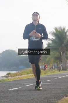 Runner Photo 4318524