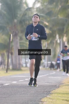 Runner Photo 4318526
