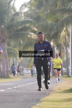 Runner Photo 4318530