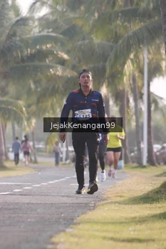 Runner Photo 4318534