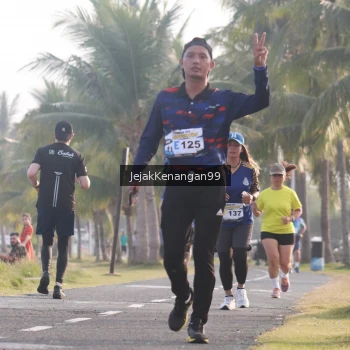 Runner Photo 4318536