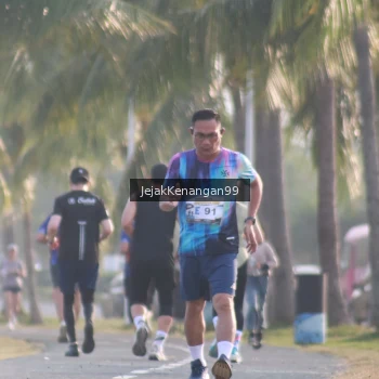 Runner Photo 4318548