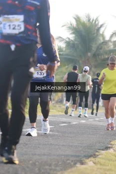 Runner Photo 4318549