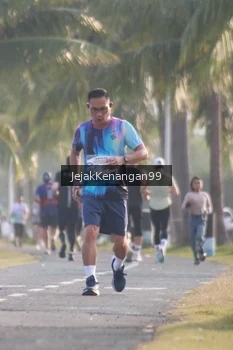 Runner Photo 4318552