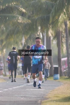 Runner Photo 4318554