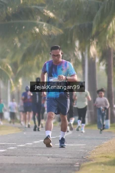 Runner Photo 4318555