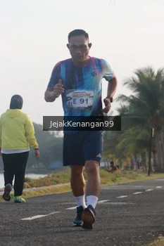 Runner Photo 4318562