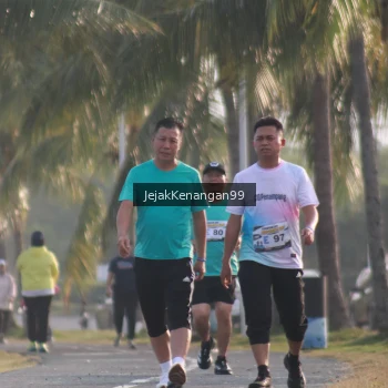 Runner Photo 4318576
