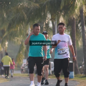Runner Photo 4318579