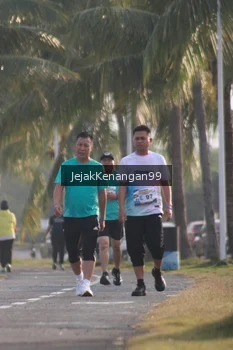 Runner Photo 4318584