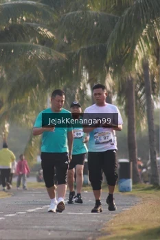 Runner Photo 4318590