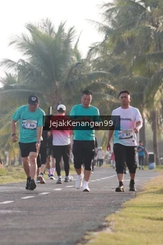 Runner Photo 4318605