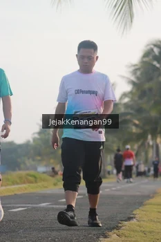Runner Photo 4318609
