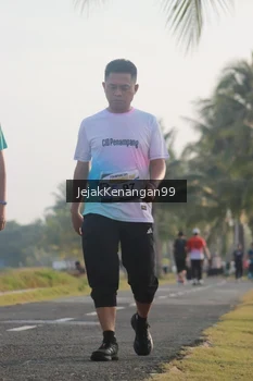 Runner Photo 4318612