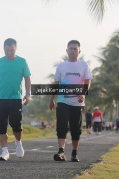 Runner Photo 4318621