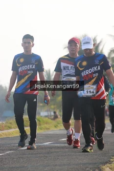 Runner Photo 4318638
