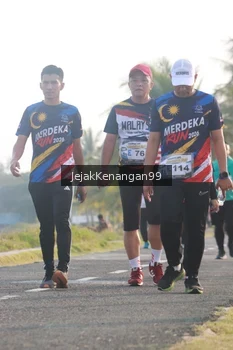 Runner Photo 4318641