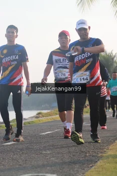 Runner Photo 4318642