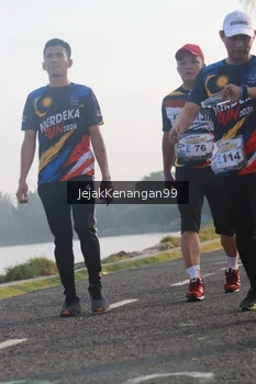 Runner Photo 4318650