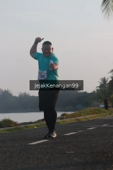 Runner Photo 4318672