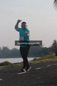 Runner Photo 4318675