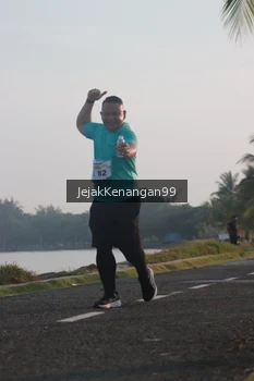 Runner Photo 4318677