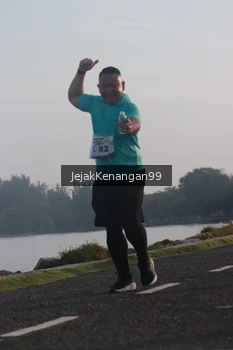 Runner Photo 4318679
