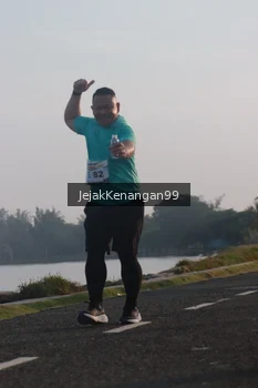 Runner Photo 4318680