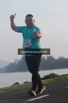 Runner Photo 4318693