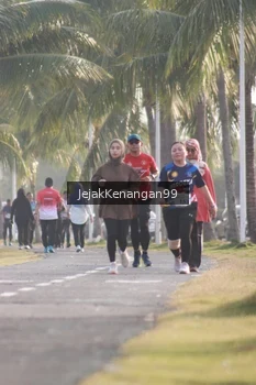 Runner Photo 4318700