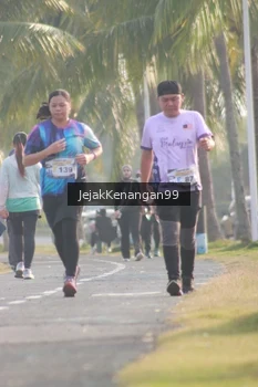 Runner Photo 4318710