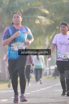 Runner Photo 4318726