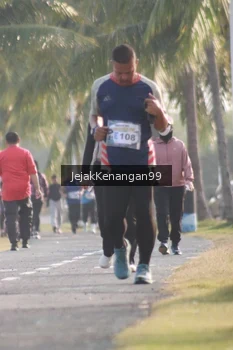 Runner Photo 4318755
