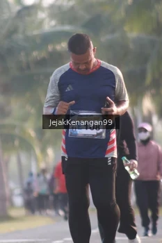 Runner Photo 4318765