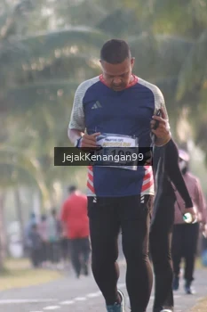 Runner Photo 4318766