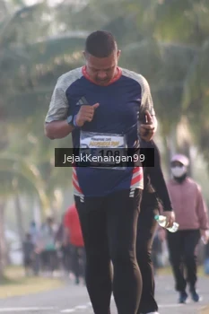 Runner Photo 4318769