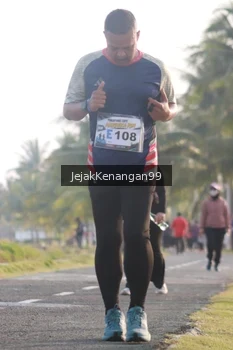 Runner Photo 4318771
